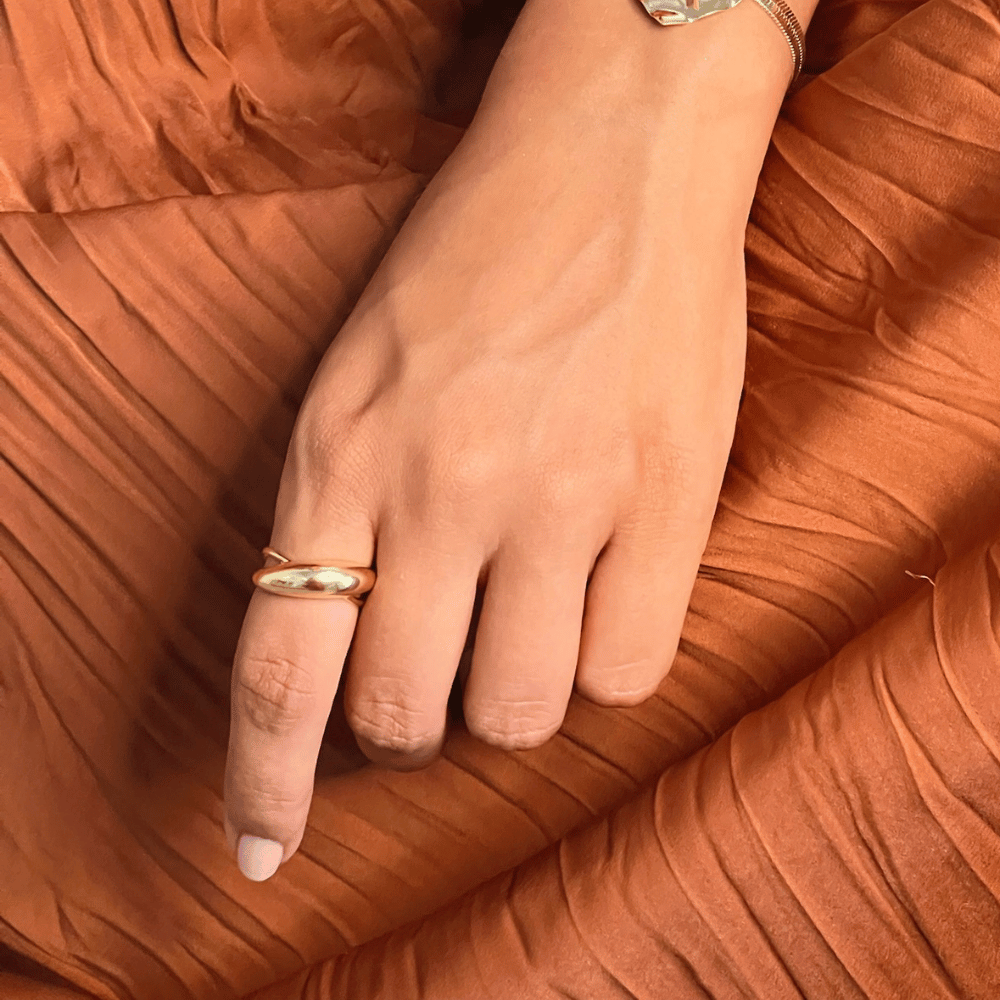 Anel Abaulado X Vazado Ajustável - Dourado