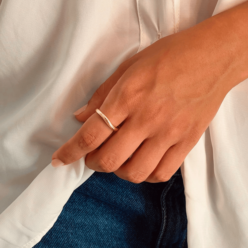 Anel Fluido Elegância Ajustável - Dourado