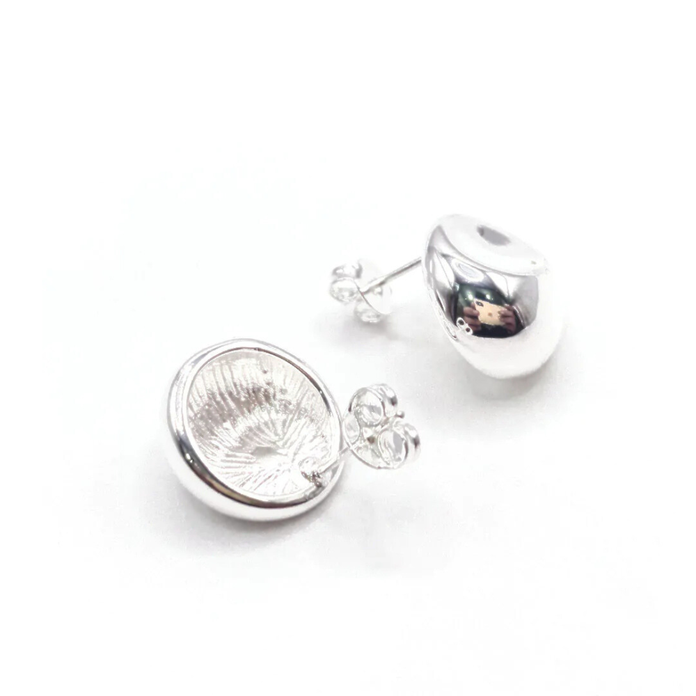 Brinco Botão 16mm Abaulado Orgânico - Prata