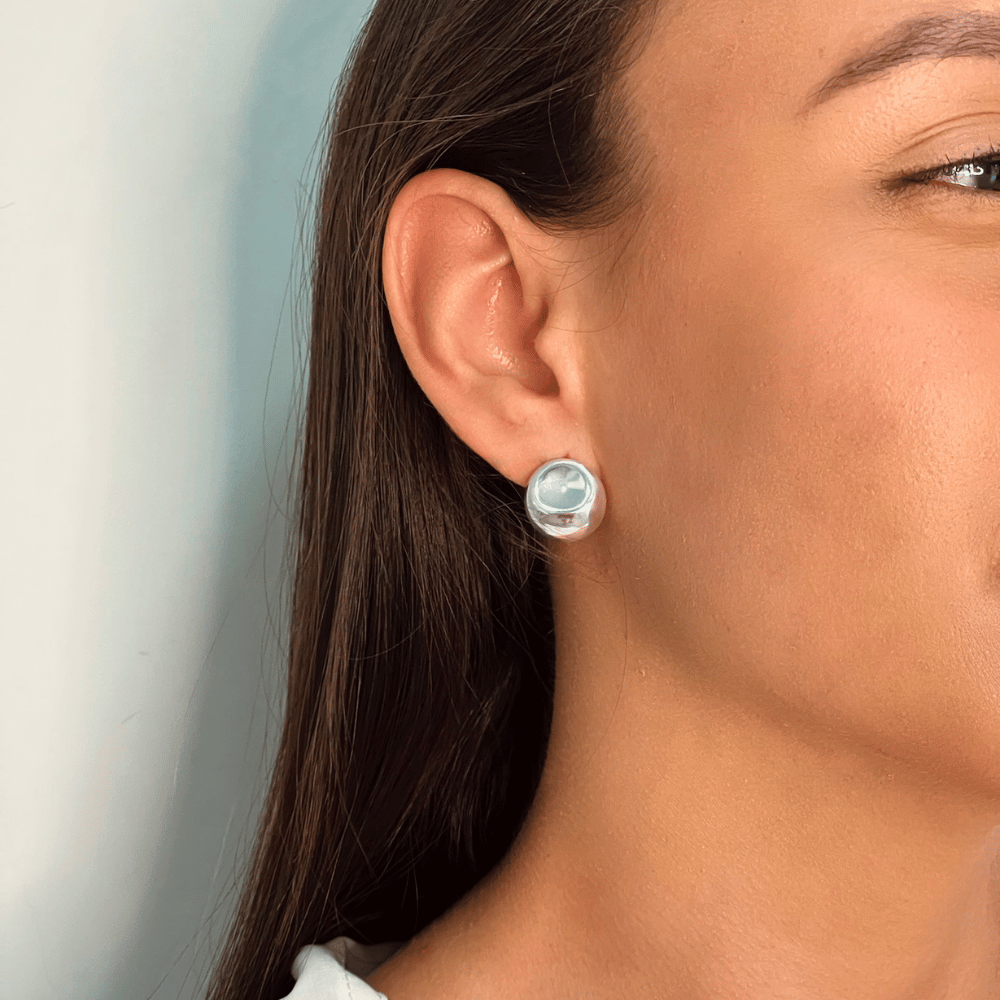 Brinco Botão 16mm Abaulado Orgânico - Prata