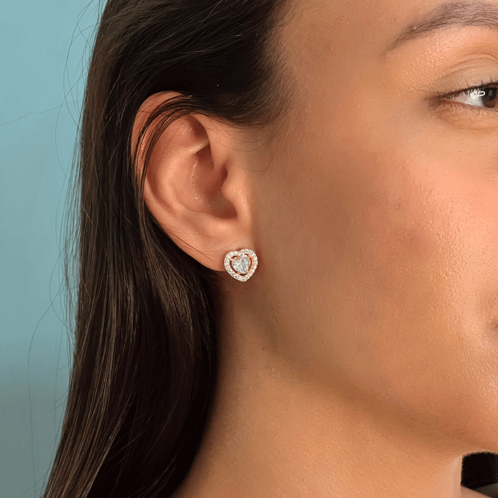 Brinco Coração 10mm Micro Cravejado em Zircônias Cristal - Dourado