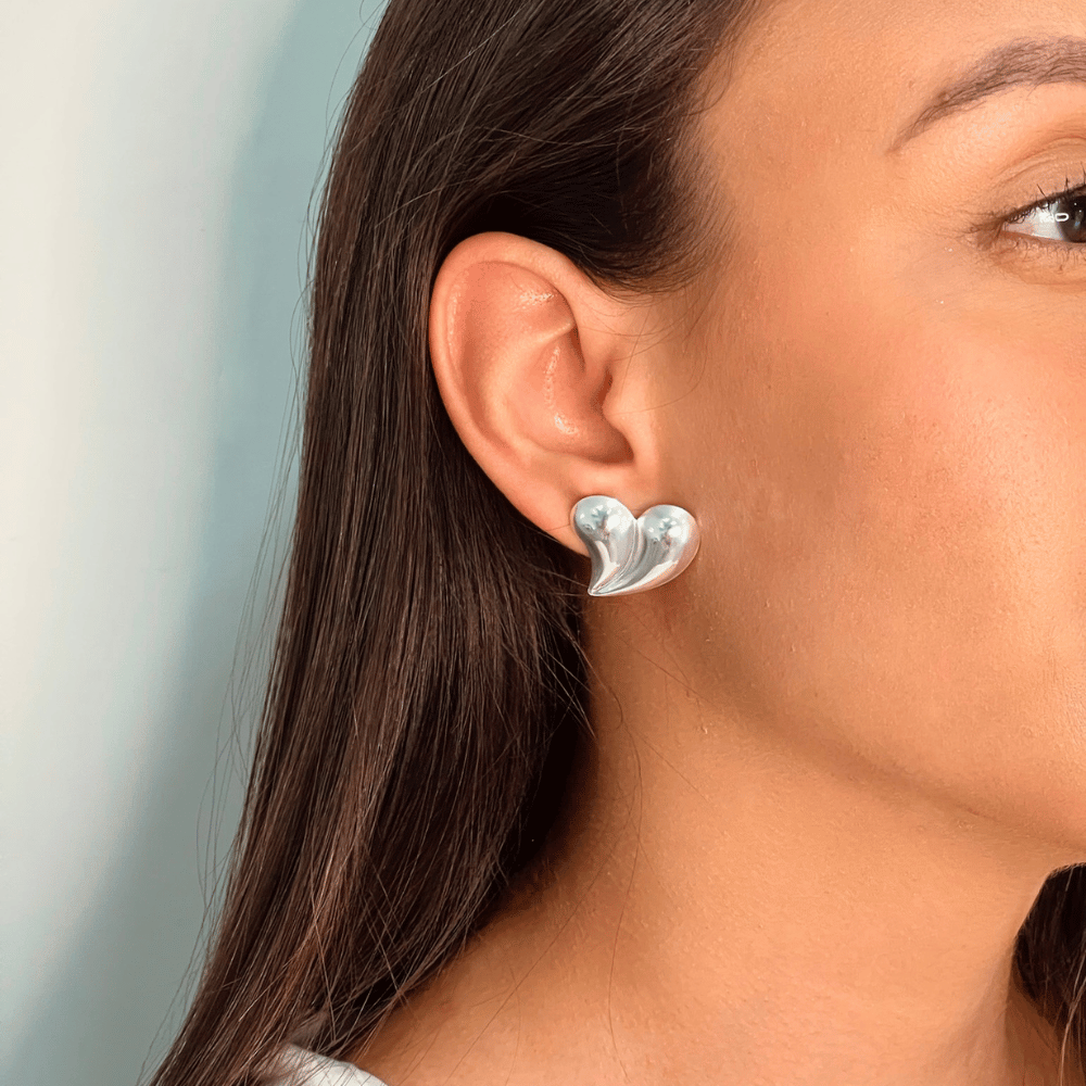 Brinco Coração Torcido Orgânico 25mm - Prata