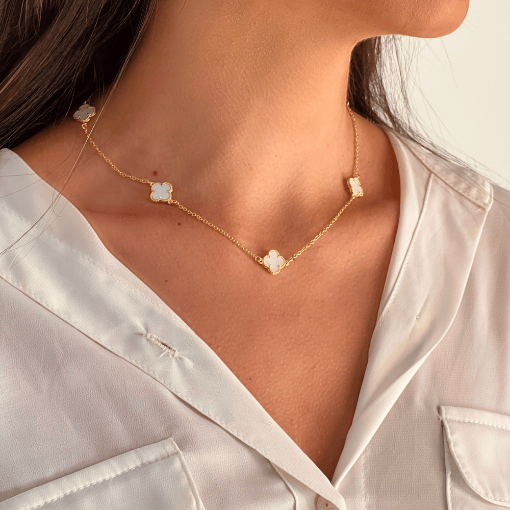 Choker Elos Cadeado Trevo 12mm Madre Pérola - Dourado