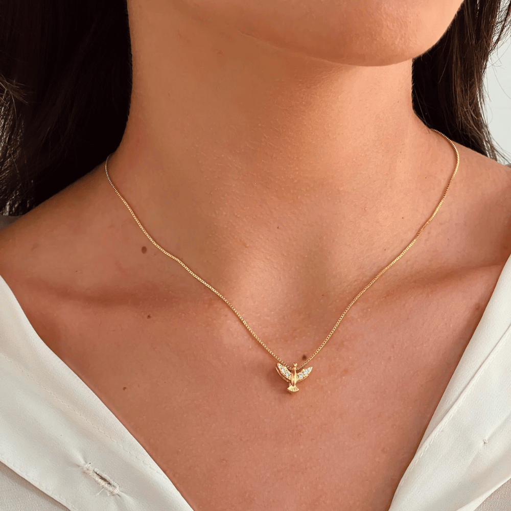 Colar Pingente Espirito Santo Cravejado - Dourado