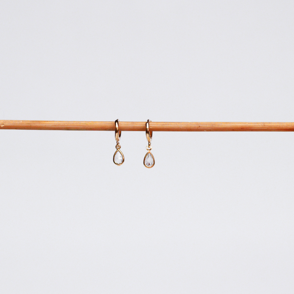 Brinco Argola Gota em Zircônia  - Dourado