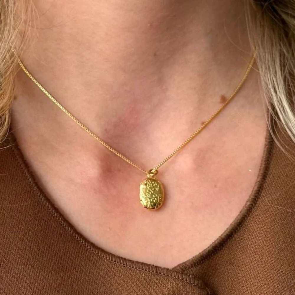 Colar Relicário Oval Personalizado - Dourado